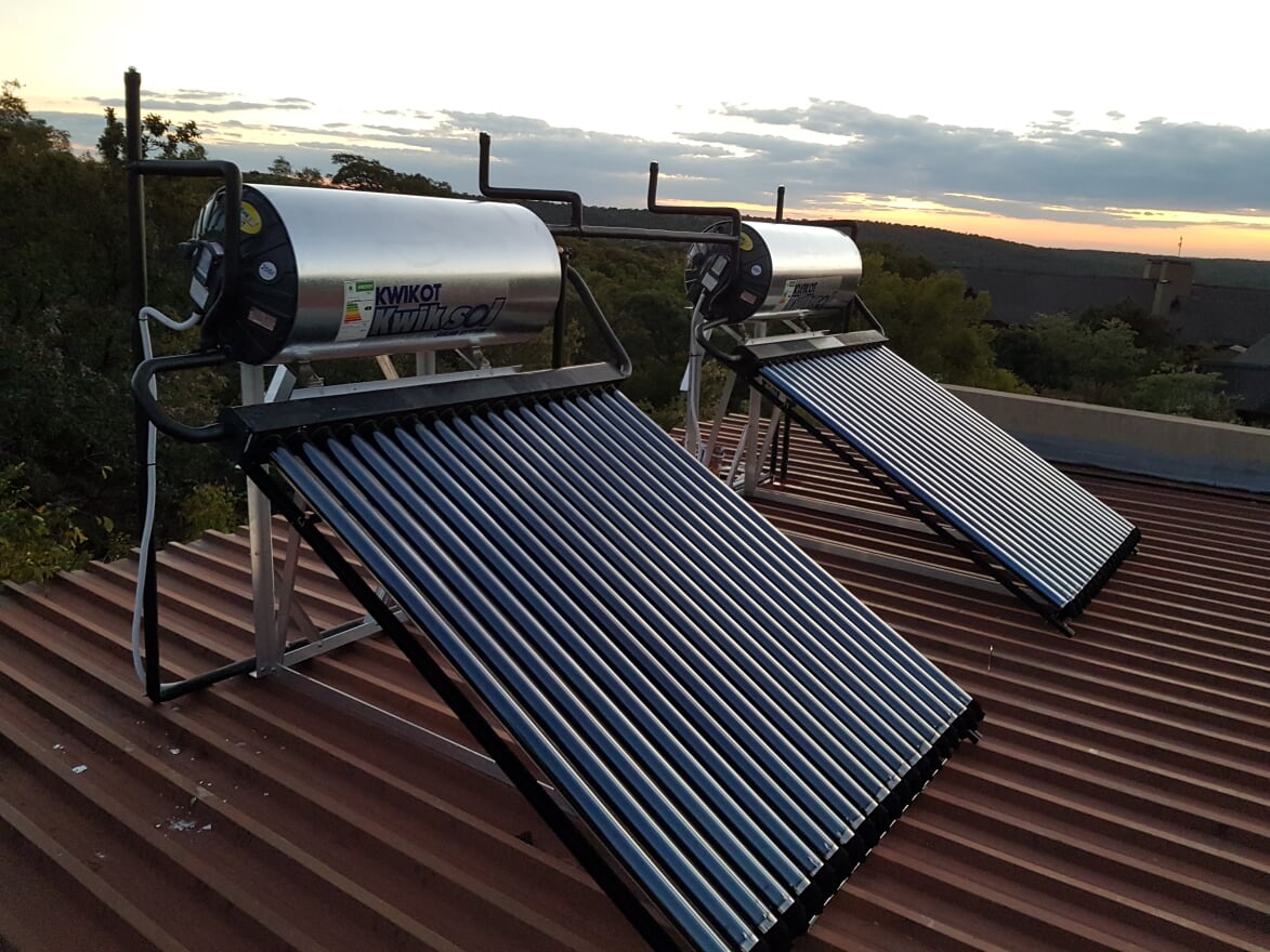 solar-water-heating-geyser-2-x-200l-kwikhot-waterberg-zero-footprint